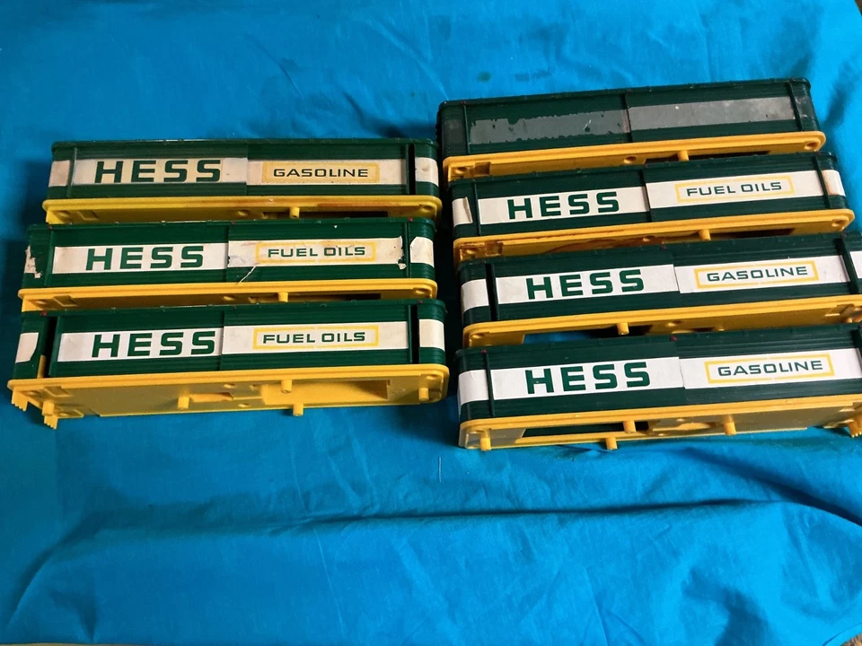 Lote de siete chasis y marcos de remolque Hess 1975-1976 Foto 1 de 4