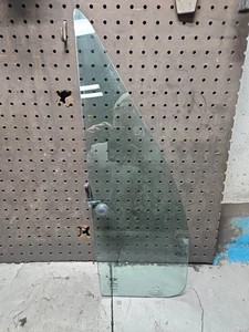 Sterling Truck (99-07) Passenger Vent Glass - Picture 1 of 3