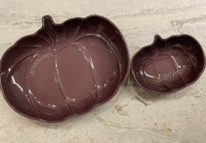 Lot de 2 assiettes à vaisselle citrouille Le Creuset avec boîte 2 tailles fig... - Photo 1/2
