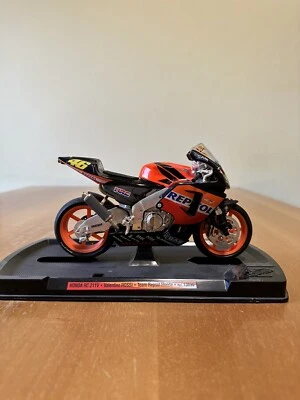 Guiloy 1:10 13690 - Honda RC 211V (2003) Valentino Rossi Team - Repsol Honda - Immagine 1 di 3