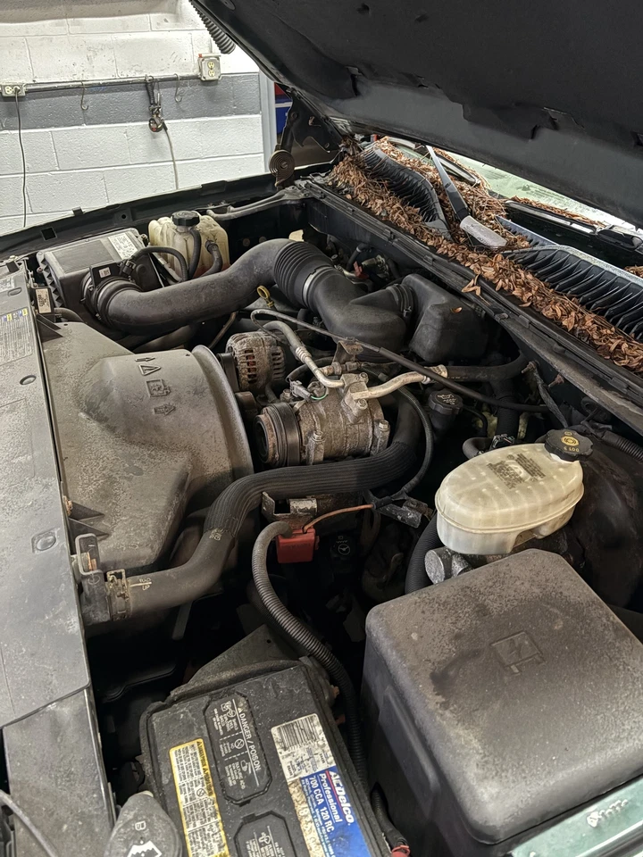 Used Engine Complete Assembly fits: 2004 Chevrolet Silverado 1500 pickup 4.3L VI — 第 1/4 张图片