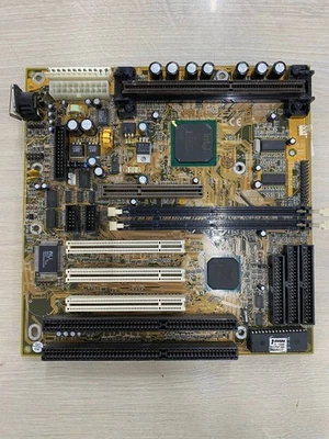 Slot 1 AT *Coppermine* Motherboard Procomp B687 Ver 1.2 (440ZX), 128 MB  - Image 1 of 4