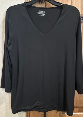 Chico’s 女式终极 T 恤尺寸 1 M 黑色 V 领 3/4 袖弹力二手状况完好 — 第 1/4 张图片