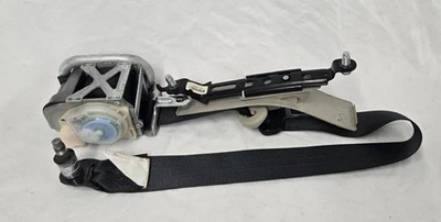 2011-2014 Nissan Maxima Front Right Passenger Seat Belt Retractor Black OEM - Imagem 1 de 4