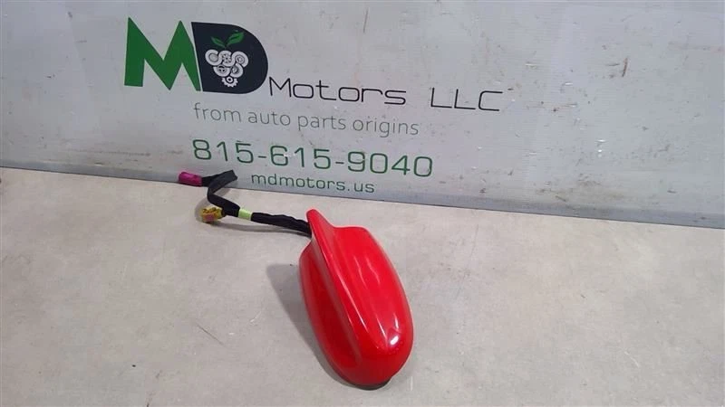 Dodge Charger 2017-2023 techo aleta de tiburón antena OEM 68281281AA Foto 1 de 4