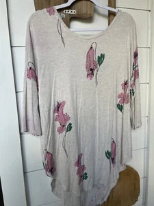 Floreat Loved by Anthropologie Tunika Oberteil Haferflocken rosa Blumen U-Ausschnitt Medium - Bild 1 von 4