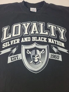 Camisa Shaka Wear LEYALTY SILVER AND BLACK NATION Talla XL 100% Algodón NFL Raiders - Imagen 1 de 6