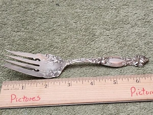 Frontenac by International Sterling Silver Beef Fork 6 5/8" Heirloom Serving - Picture 1 of 6