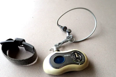 INSIGNIA IS-PA040721 Portable AM/FM Stereo Armband Headphones TESTED AND WORK - Image 1 of 4