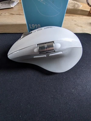 Infininmind L910 Infinite Scrolling White Wireless Silent Mouse Bluetooth / USB - Image 1 of 4