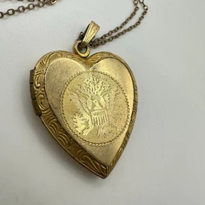 Collar medallón corazón novia águila grabada relleno oro 12kt vintage de la Segunda Guerra Mundial - Imagen 1 de 10