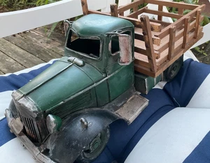 Hobby Lobby Green Rustic Truck - With wood In Truck Bed - Foto 1 di 8