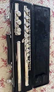 Yamaha Flute - Picture 1 of 5