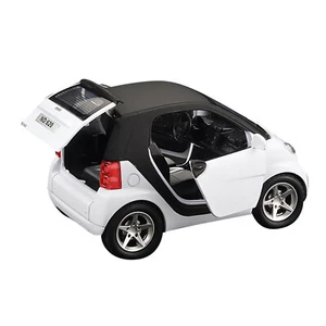 White 1:32 Pull-Back Model Car Metal Diecast Toy Vehicle Sound Light Kids Gift A - Picture 1 of 5