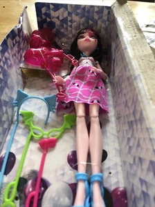 Monster High Dance The Fright Away Draculaura Fashion Doll. BNIB - Picture 1 of 8