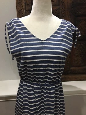 ТЮЛЬ совершенно без рукавов синий и белый в полоску платье размер средний - Изображение 1 из 4