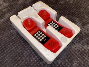 Vintage ERTL Vanity Fair Para Walkie Talkie Czerwone Rzadkie Przedmiot kolekcjonerski - Zdjęcie 1 z 11