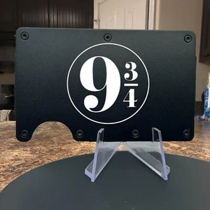 Plateau 9 3/4 - Harry Potter Lasergravur auf einer Aluminium Geldbörse - Bild 1 von 10
