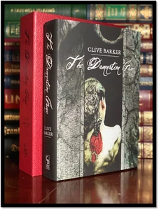The Damnation Spiel CLIVE BARKER SIGNIERT Neu Friedhof Tanz Hardcover Schriftzug 1/52 - Bild 1 von 4