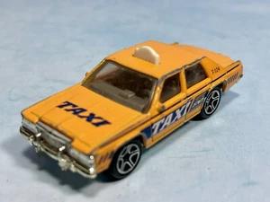 Matchbox Ford LTD Yellow Checker Cab New York USA Taxi Toy Model Car - Picture 1 of 2