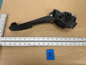 2005-2007 Volvo S60R V70R Accelerator Gas Pedal Throttle 30715175 OEM #1237EM - Picture 1 of 8