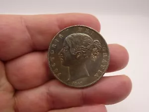 Antike 1847 Queen Victoria Sterlingsilber Full Crown Münze - schöne Details - Bild 1 von 8