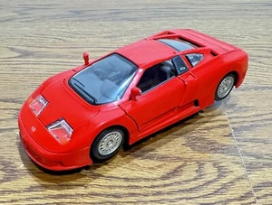 Maisto 1/24 Scale Diecast 31908 - 1992 Bugatti 110 EB - Red - Picture 1 of 10
