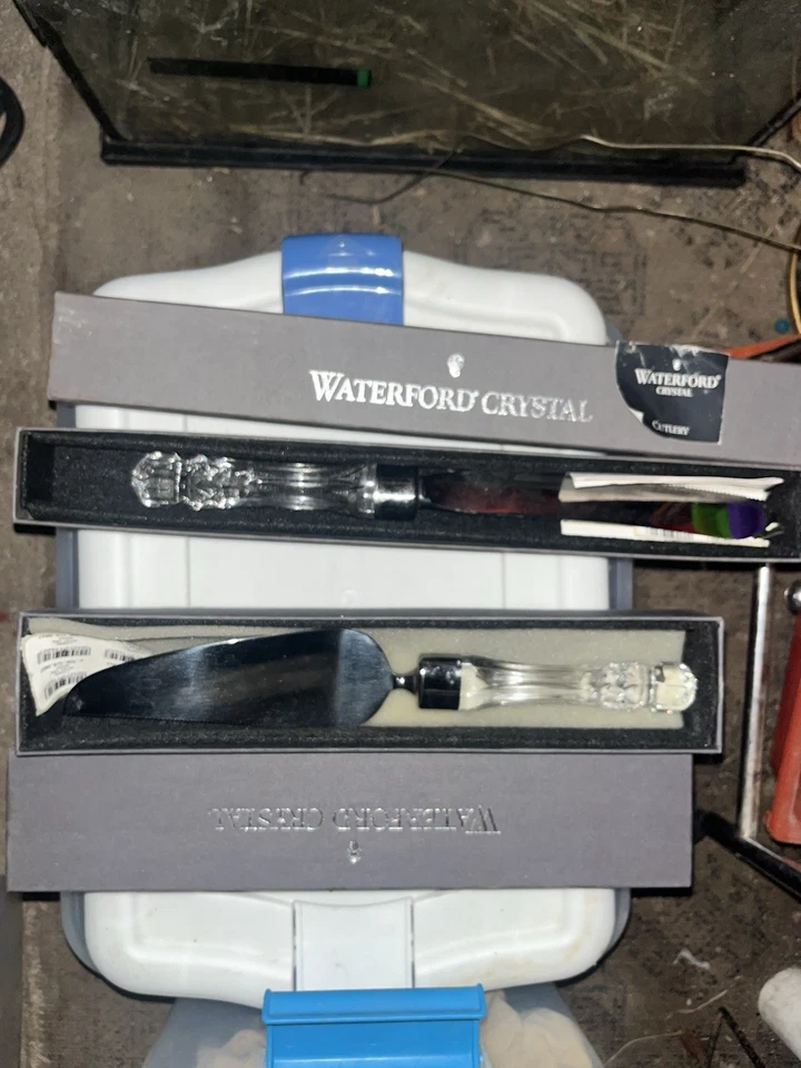 Juego de cuchillos y servidores para pasteles Waterford Crystal Lismore, caja original, hecho en Irlanda Foto 1 de 4