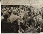 1975 Press Photo Police Sgt William Taylor After Pres Ford Assassination Attempt