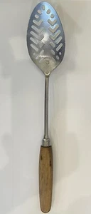 Vintage 1970er A&J / EKCO USA verchromter Schlitzlöffel - Holzgriff - sehr guter Zustand - Bild 1 von 8