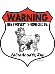 Achtung! Labradoodle Eigentum geschützt - Vorsicht Hund Aluminium Hundeschild - 7" x 8" - Bild 1 von 4