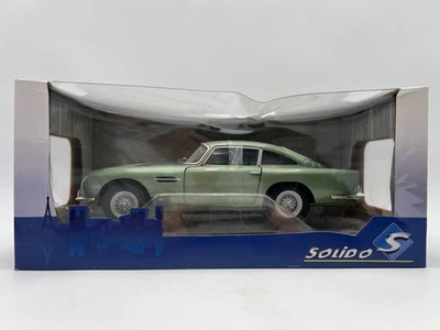 SOLIDO - MODELO 1:18 - Aston Martin DB5 - 1964 - Verde porcelana - S1807102 Foto 1 de 4