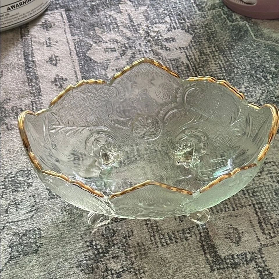 Jeannette Glass Company, Lombardi, Puntera Lombardi; Vidrio Adornado Transparente con Borde Dorado Foto 1 de 4