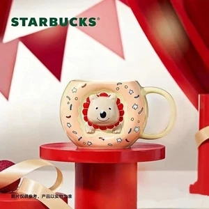 Taza de cerámica Starbucks Pet Party 2025 12 oz | Diseño 3D canguro enano coleccionable - Imagen 1 de 7