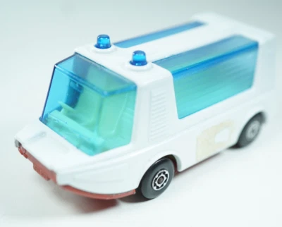 Matchbox Superfast No 48 1971 Ambulance Stretcha Fetcha Excellent Condition - Image 1 of 4