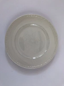 1 Wedgwood & Co. Dinner Plate Hedge Rose White Embossed Flower Band 3-64 England - Picture 1 of 2