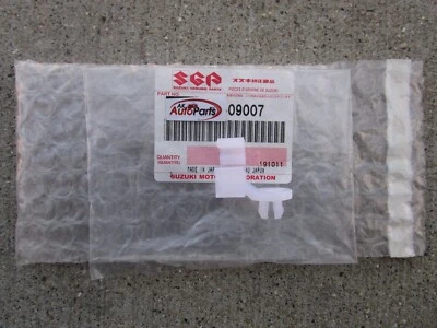 SE ADAPTA A: 07 - 13 SUZUKI SX4 CAPÓ SOPORTE VARILLA ACOPLAMIENTO OJAL CANTIDAD 1 OEM NUEVO Foto 1 de 4