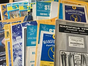 Mansfield Town HOME programmi anni 50 60 70 80 campionato e coppa - Foto 1 di 36
