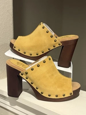 NEW- Sbicca Crowley Womens Sz 9  Marigold  Suede Slip On Mule Sandals Shoes - Image 1 of 4