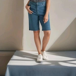 NEW Millers Shorts Women's 16 Blue Stretch Knee Length Mid Wash 5 Pocket RRP $40 - Picture 1 of 9
