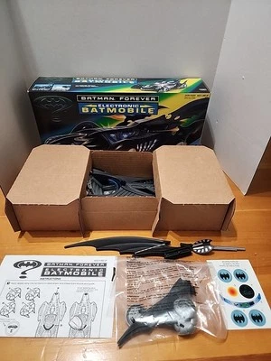 Batimóvil electrónico Kenner Batman Forever de colección coche de juguete - caja abierta Foto 1 de 4