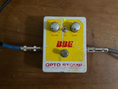 Pedal de guitarra compresor óptico BBE Opto Stomp versión luz verde usado antiguo Foto 1 de 4