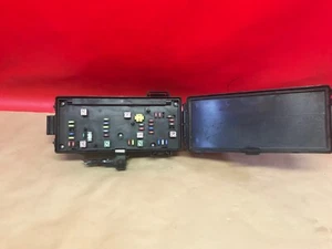 2008-2009 Dodge Ram 1500 Fuse Relay Box Integrated Power Module TIPM P68028002AC - Picture 1 of 6