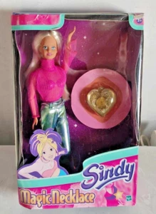 RARA COLLANA BAMBOLA SINDY MAGICK VINTAGE ANNI '90 HASBRO NUOVA! - Foto 1 di 5