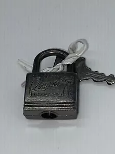 Candado y llave maleta equipaje vintage Ricardo Beverly Hills - Imagen 1 de 1