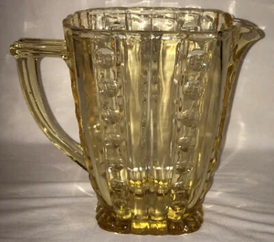 Heisey OLD SANDWICH SAHARA YELLOW 7" - 64 OZ PITCHER/NO ICE LIP - Picture 1 of 3