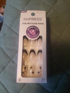 KISS imPRESS No Glue Mani 30 Pcs Press On Nails, Brave Hearts, Black Medium Size - Picture 1 of 1