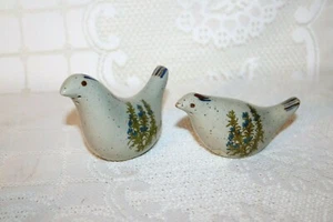 Takahashi Japan Bird Shaped Blue Flowers Art Pottery Salt & Pepper Shakers Set - Picture 1 of 7