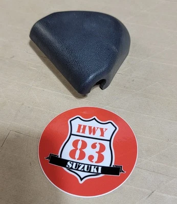GEO TRACKER Suzuki Sidekick FRONT Seat Belt Bolt Plastic Cover 1989-98 SeatBelt  - Image 1 of 3
