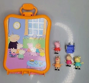Peppa Pig Club Friends Koffer Spielset mit 4 Figuren Kostenloser Versand! Orange/Rosa - Bild 1 von 9